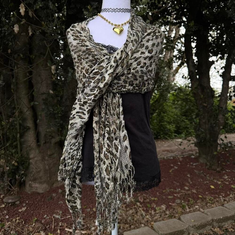 Y2k leopard print scarf with